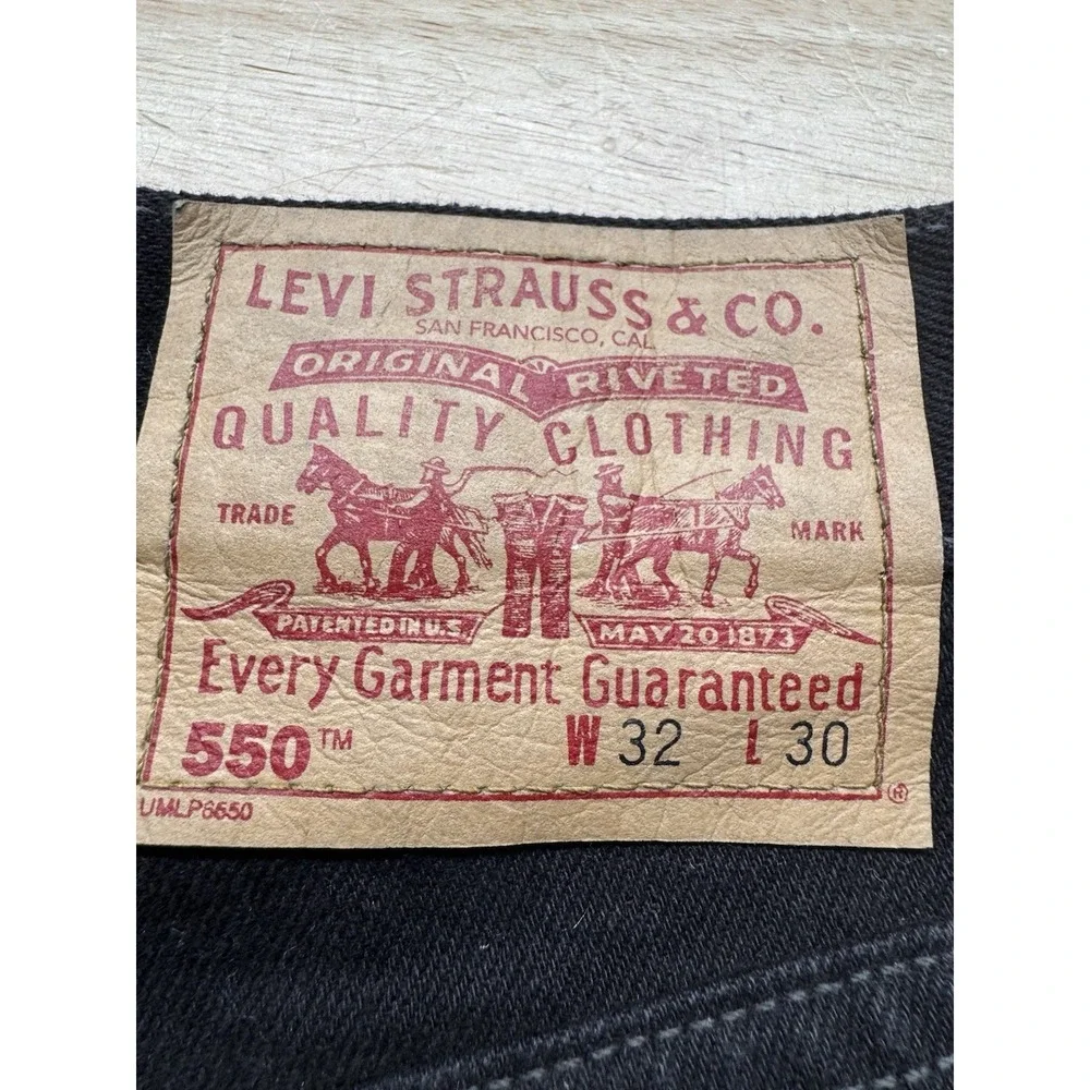 Levis jeans description